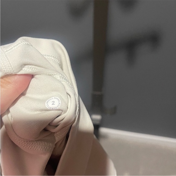 Lululemon Align Crop - 23 inch - Bone - size 2 - Picture 6 of 6